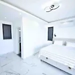 Mi Kasa Villa *